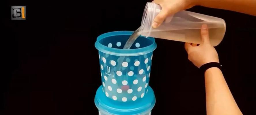 自制创意净水器，轻松解决饮用水安全问题（打造环保净水利器）