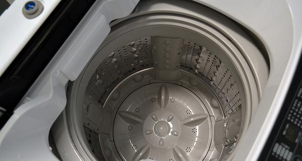 以波轮洗衣机脱水撞桶的原因及解决方法（避免洗衣机脱水时撞击桶体的关键措施）