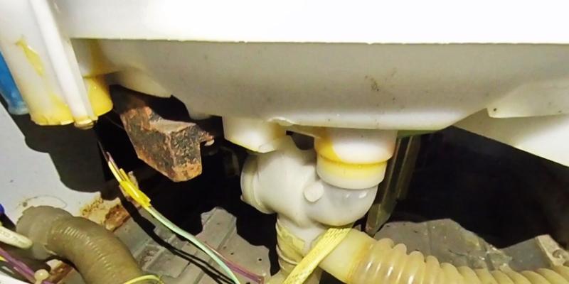 双桶洗衣机不排水的原因及解决方法（排查排水阀是解决双桶洗衣机不排水的第一步）