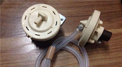 洗衣机水位检测器测试方法（优化洗衣机水位控制的关键）