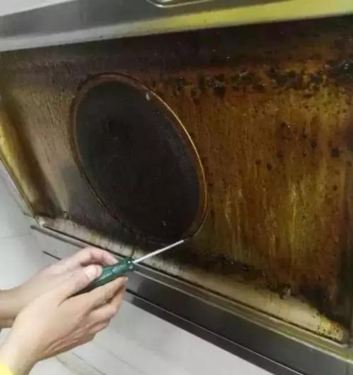 如何高效清洗油烟机（利用专用方法）