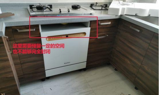 洗碗机底部管道安装方法有哪些？实用技巧帮你正确安装洗碗机底部管道