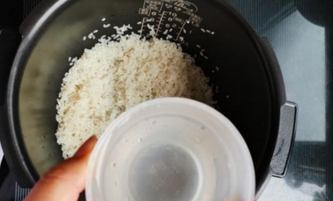 电饭煲焖饭夹生是什么原因？如何解决？