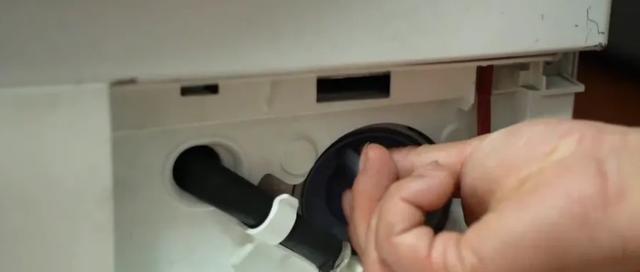 洗衣机频繁放水是什么原因？如何解决？