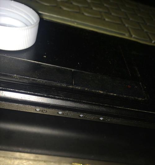 电脑显示器灯泡坏了怎么办？如何快速更换维修？