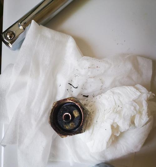 热水器生锈漏水了还能修复吗？需要多少费用？