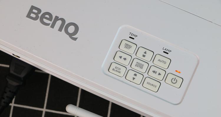 塑料投影仪的制作方法是什么？效果如何？